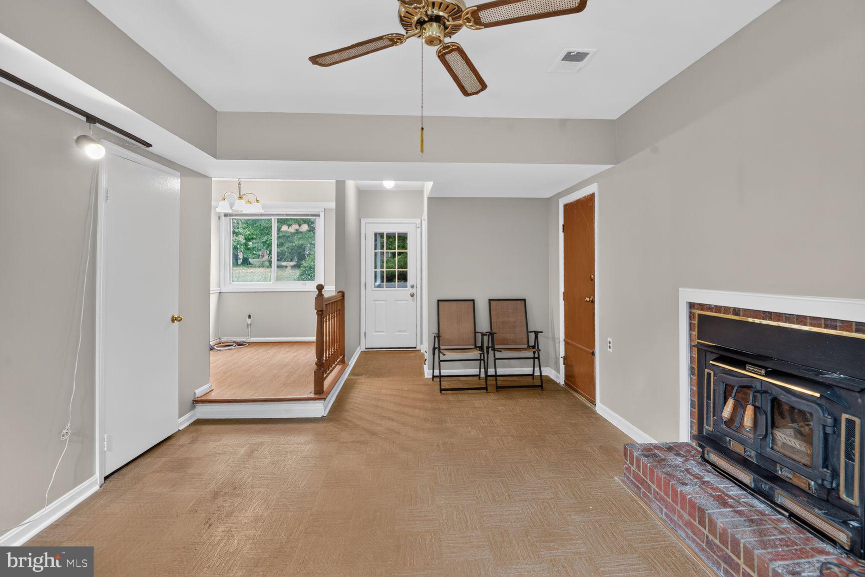 9011 Ivanhoe Road Fort Washington, MD 20744 - Photo 12 of 27 Family Room