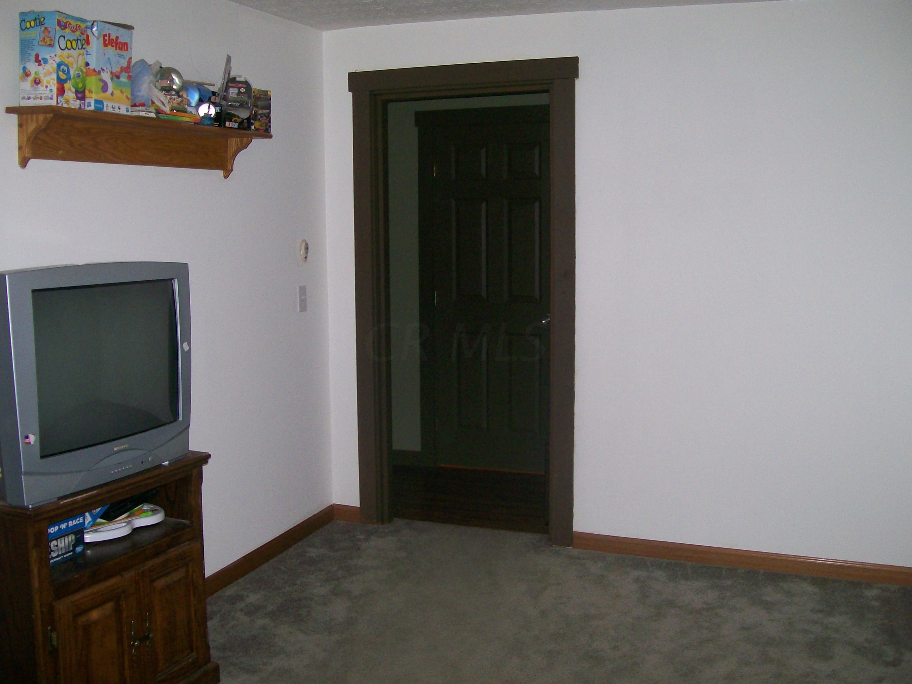33 Front Street Commercial Point, OH 43116 - Photo 12 of 23