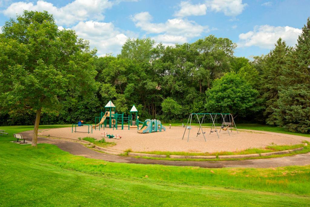 7500 Cahill Road, Unit 214C Edina, MN 55439 - Photo 28 of 29 Gallery Image 28