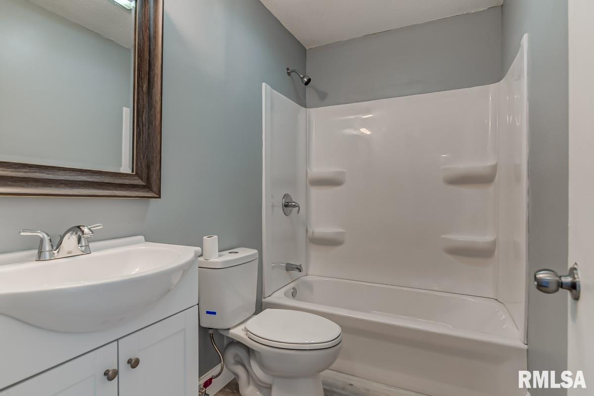 2505 Somerton Road Springfield, IL 62702 - Photo 19 of 28 Gallery Image 19