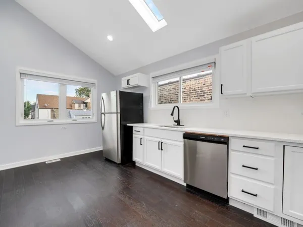 $1,250,000 | 3541 North Damen Avenue, Chicago, IL 60618