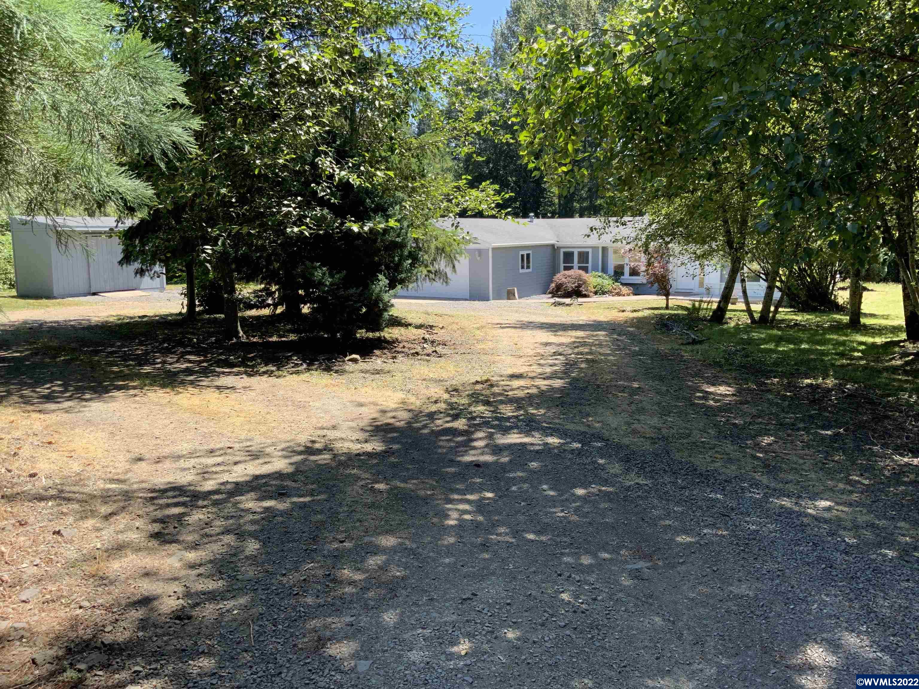 34177 East Lacomb Road Lebanon, OR 97355 - Photo 4 of 42 Gallery Image 4