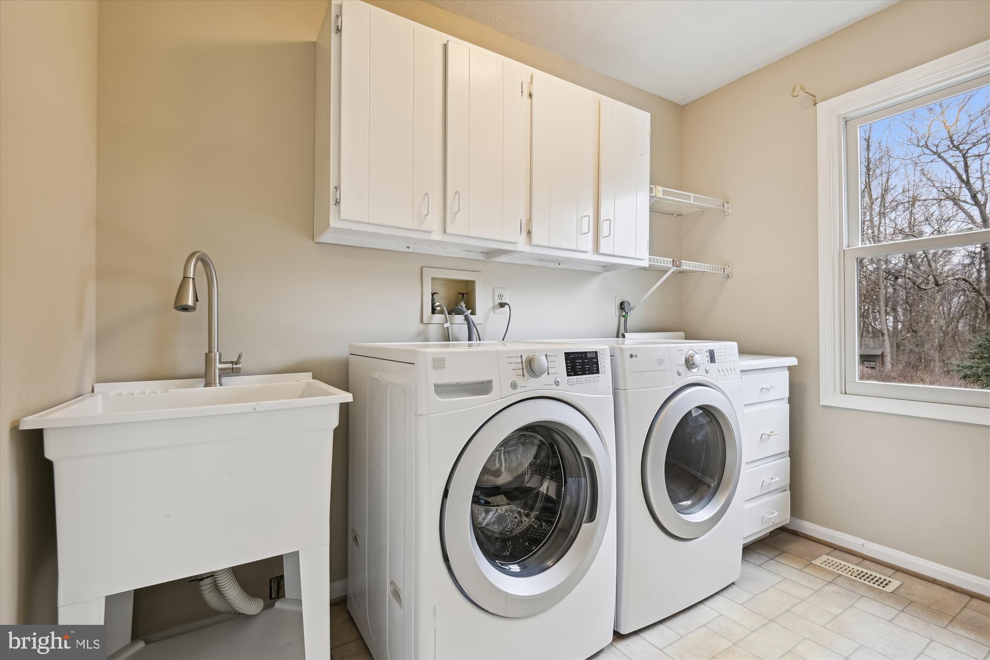 1904 Ridgewood Road Hanover, MD 21076 - Photo 42 of 77 Main Level Mud Room and Laundry Area
