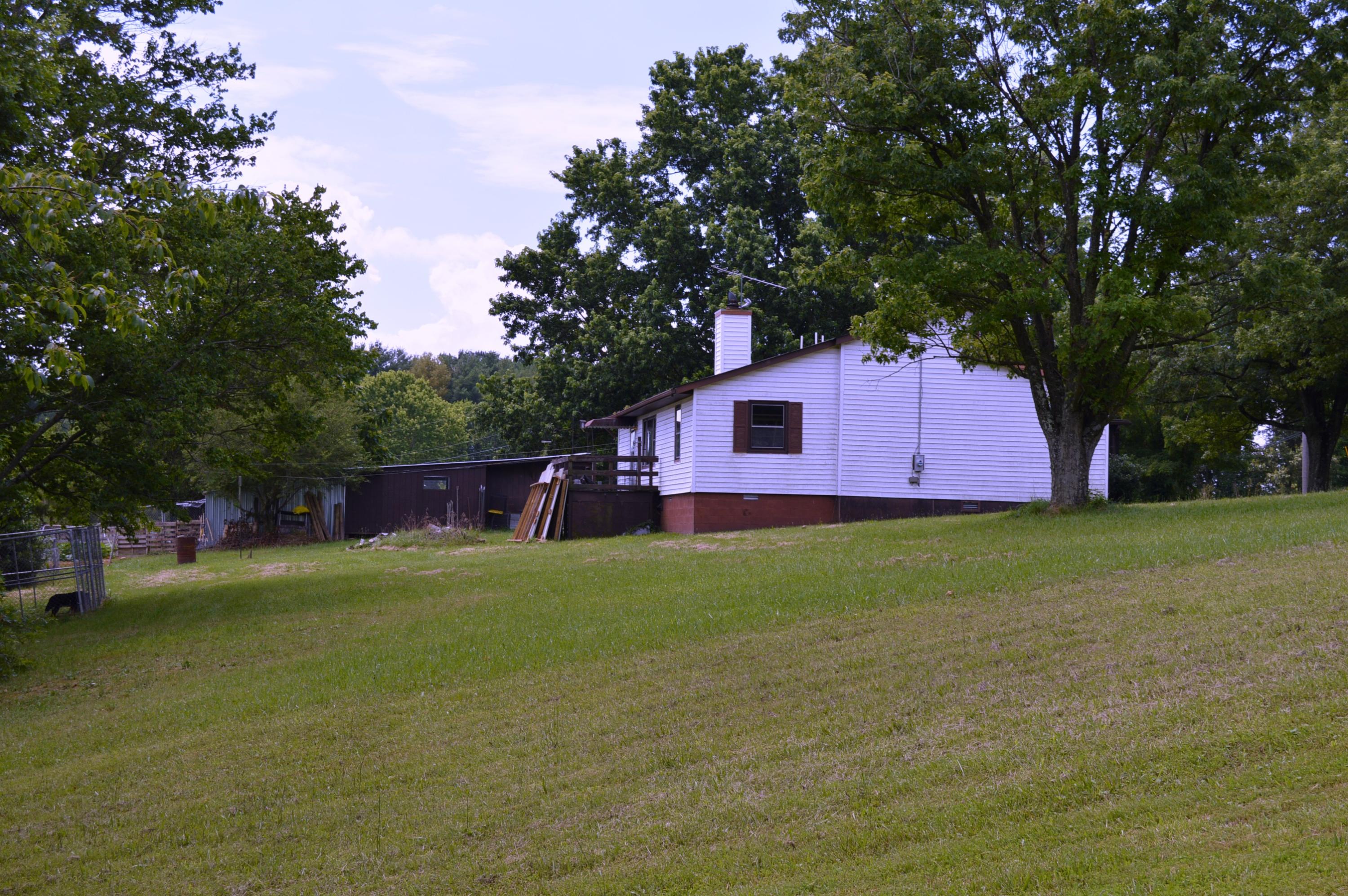 1886 Rock Cliff Road Bedford, VA 24523 - Photo 3 of 22 DSC_0128