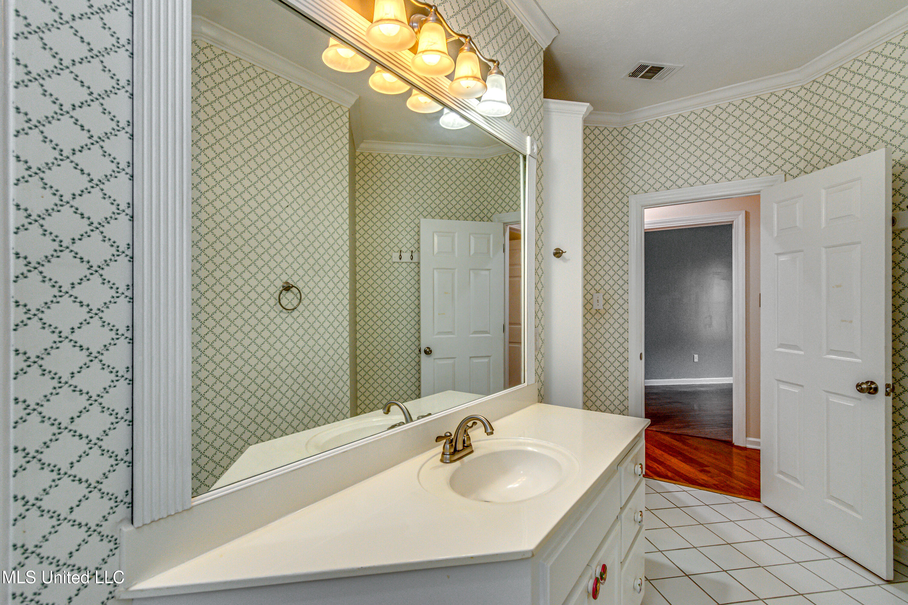 562 Spring Lake Drive Pearl, MS 39208 - Photo 34 of 62 562 Spring Lake Dr-51
