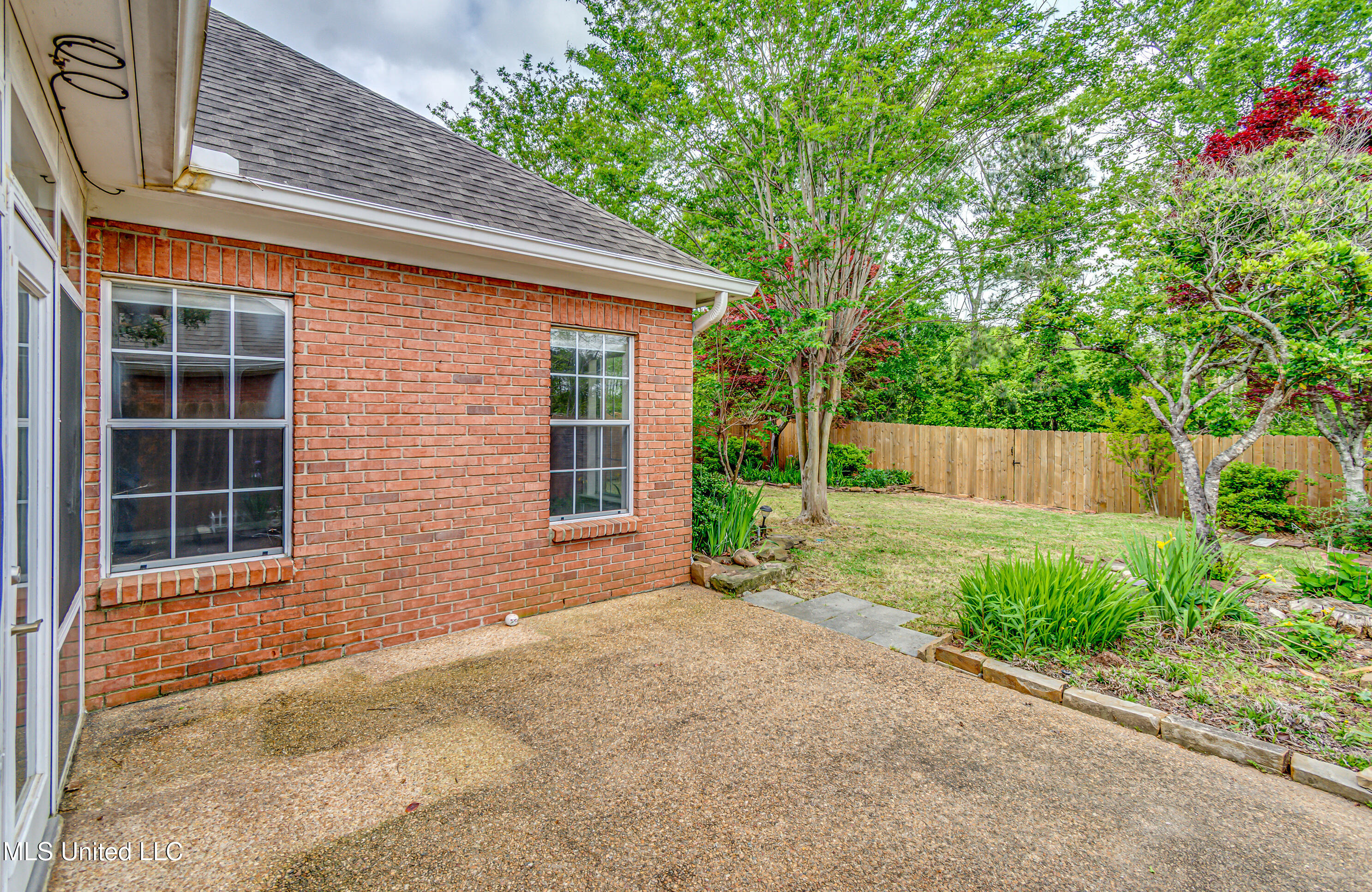 562 Spring Lake Drive Pearl, MS 39208 - Photo 53 of 62 562 Spring Lake Dr-14