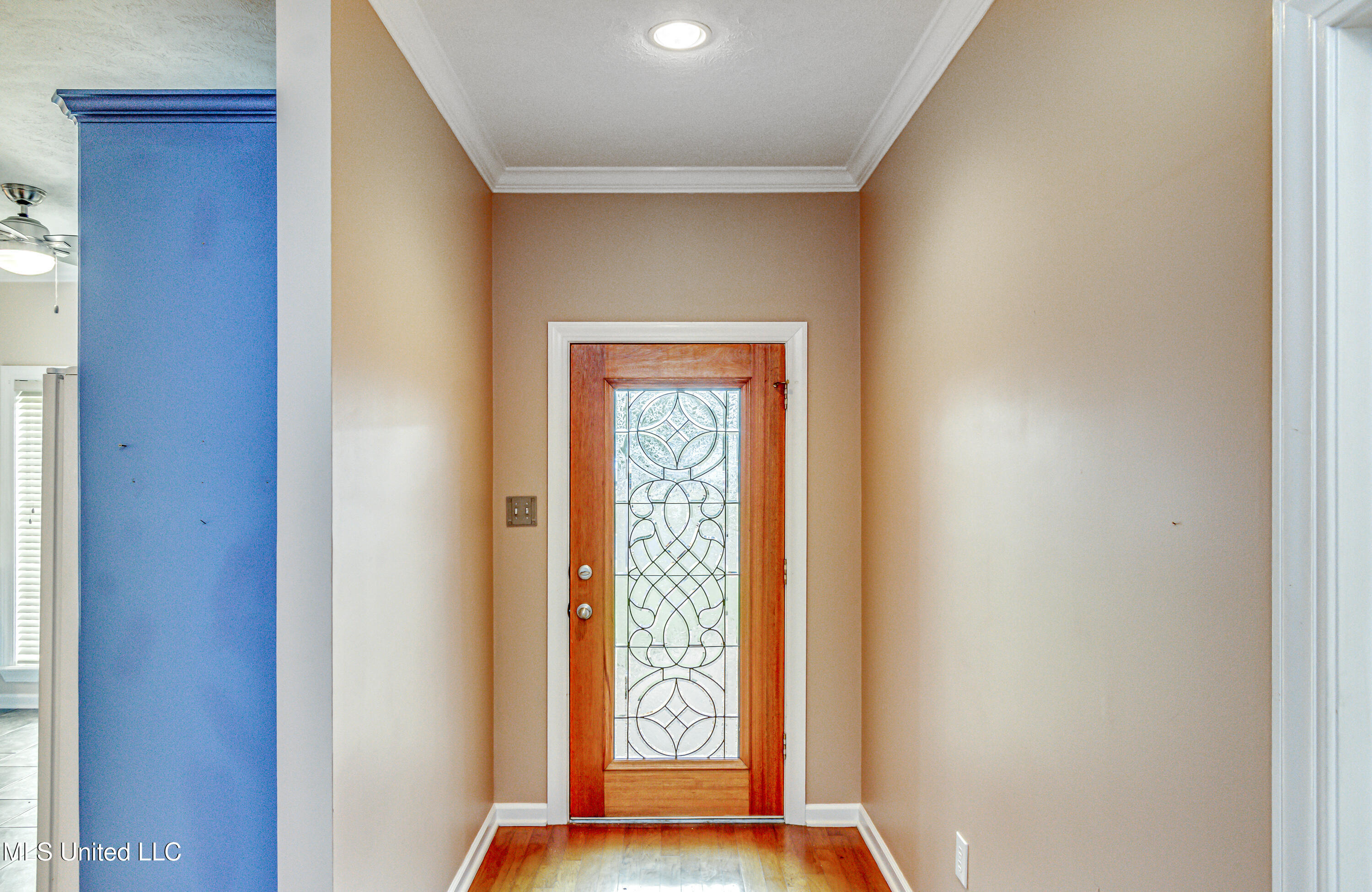 562 Spring Lake Dr-23