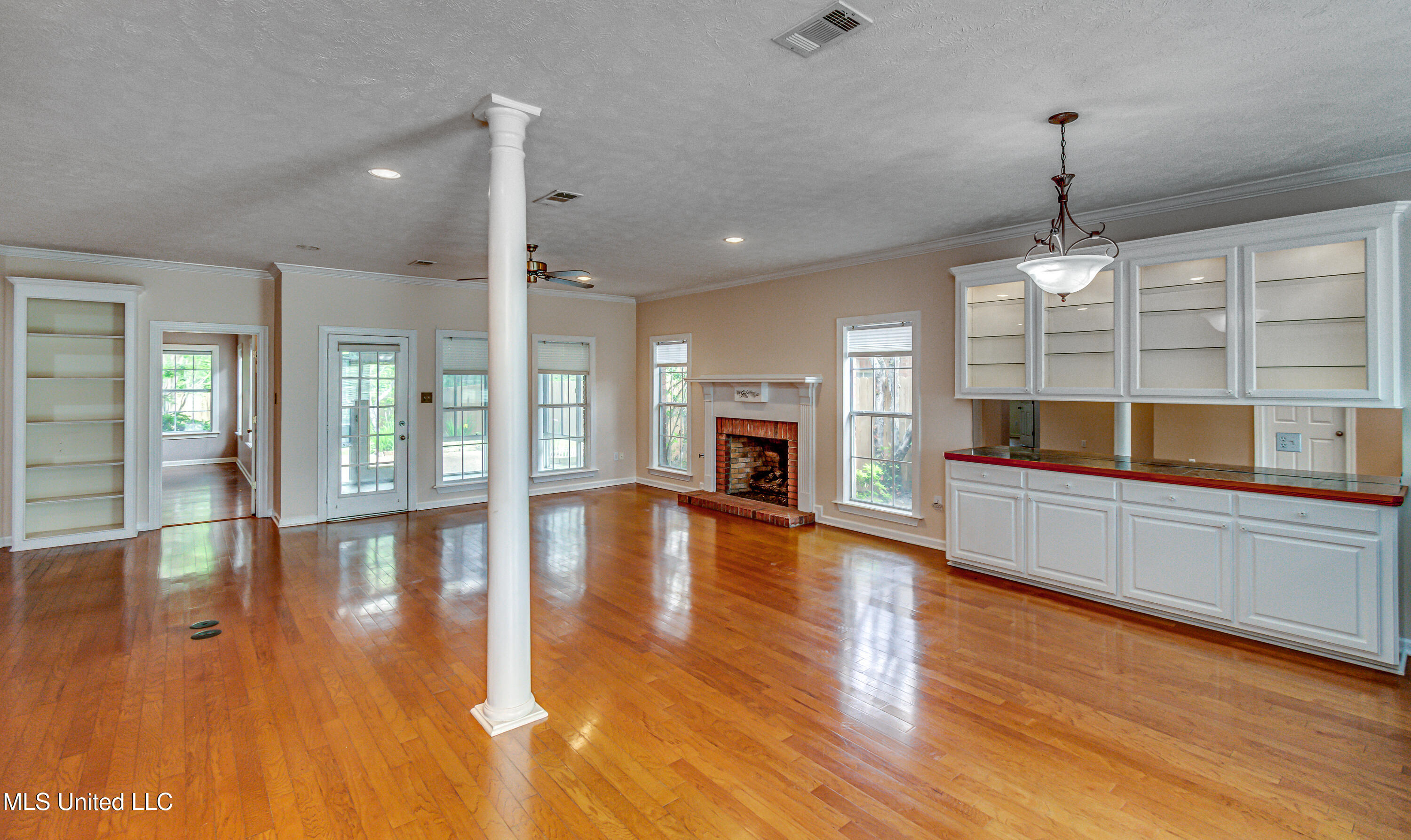 562 Spring Lake Drive Pearl, MS 39208 - Photo 8 of 62 562 Spring Lake Dr-25