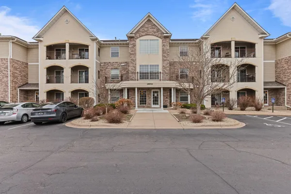 $210,000 | 15570 Linnet Street Northwest, Unit 2305, Andover, MN 55304