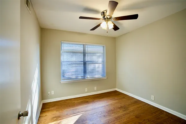 $1,625 | 8733 Robindell Drive, Houston, TX 77074