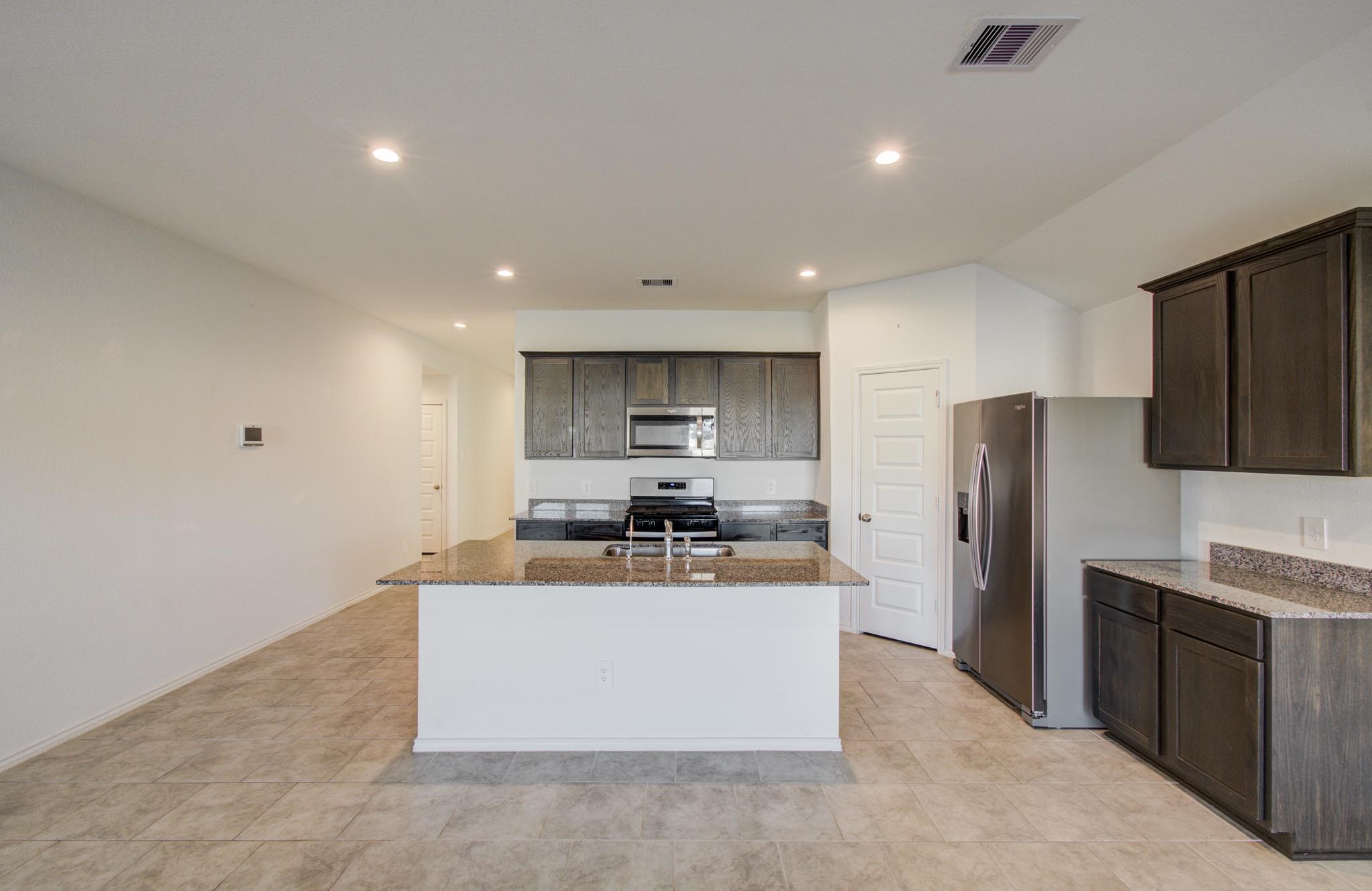 7527 Cynomys Court Rosharon, TX 77583 - Photo 15 of 29 Kitchen