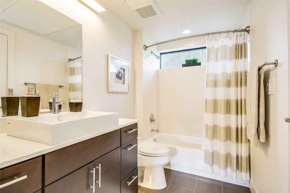 1603 Enfield Road, Unit 200 Austin, TX 78703 - Photo 19 of 26 2nd Bathroom