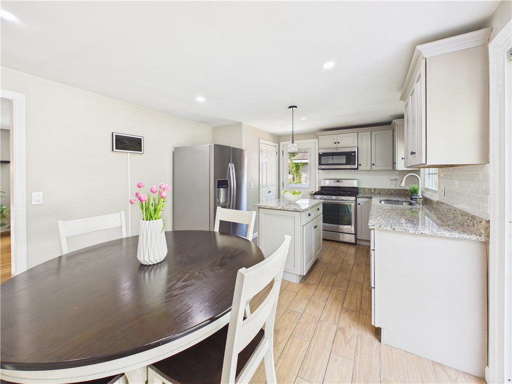 12 Elmonte Drive Coventry, RI 02816 - Photo 5 of 33