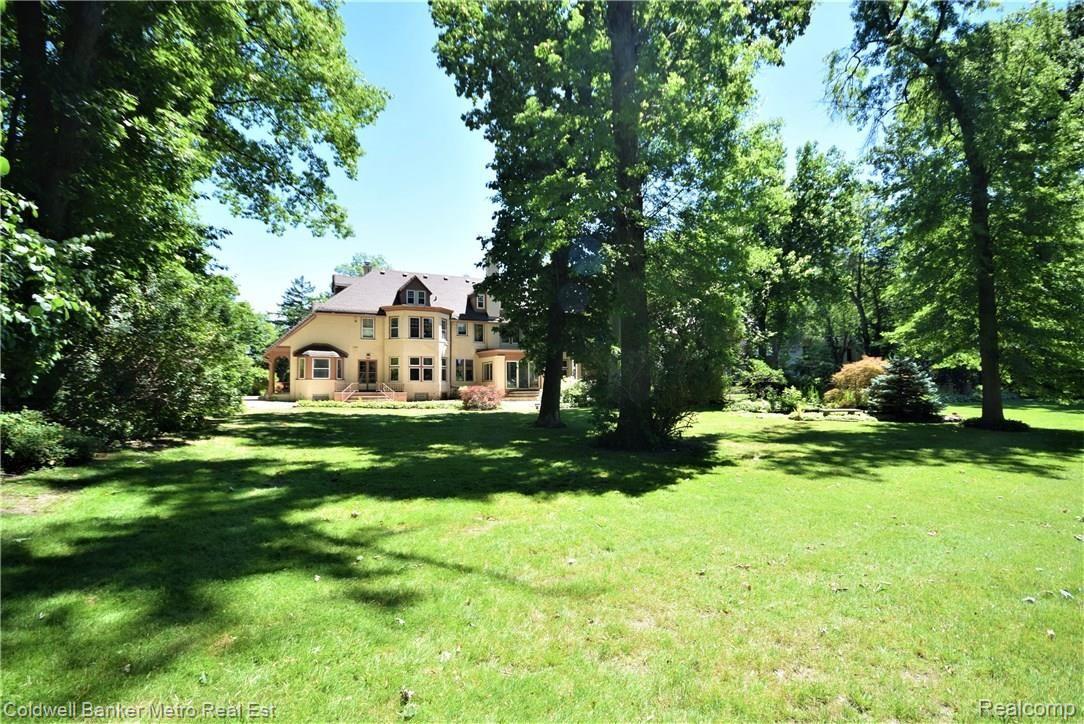 17731 Hamilton Road Highland Park, MI 48203 - Photo 60 of 68 Relaxing Backyard area