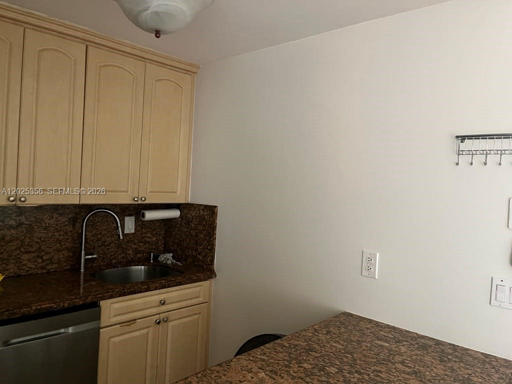 15570 Southwest 76th Street, Unit B939 Miami, FL 33193 - Photo 22 of 23