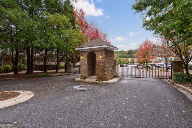 a view of a outdoor space with a house
