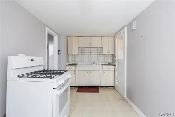 $189,900 | 61 Henley Road, Buffalo, NY 14216