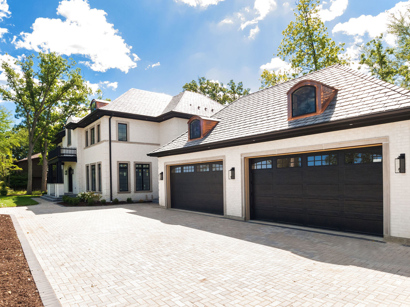 1 Morrison Road Northbrook, IL 60062 - Photo 3 of 58 a front view of a house