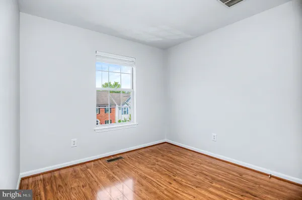 $2,875 | 45527 Grand Central Square, Sterling, VA 20166