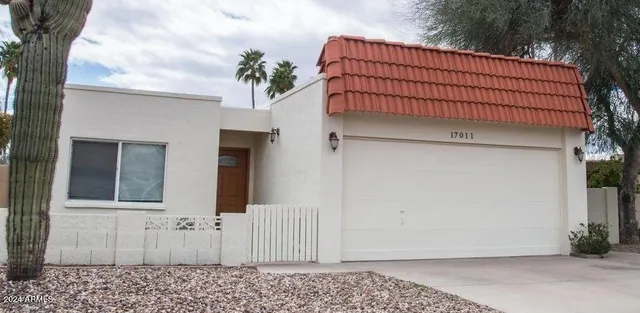 $2,195 | 17011 East Calaveras Avenue, Fountain Hills, AZ 85268