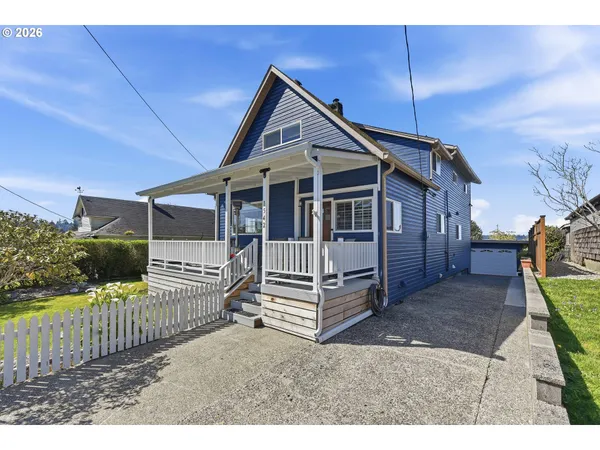 $525,000 | 1542 Meade Avenue, North Bend, OR 97459