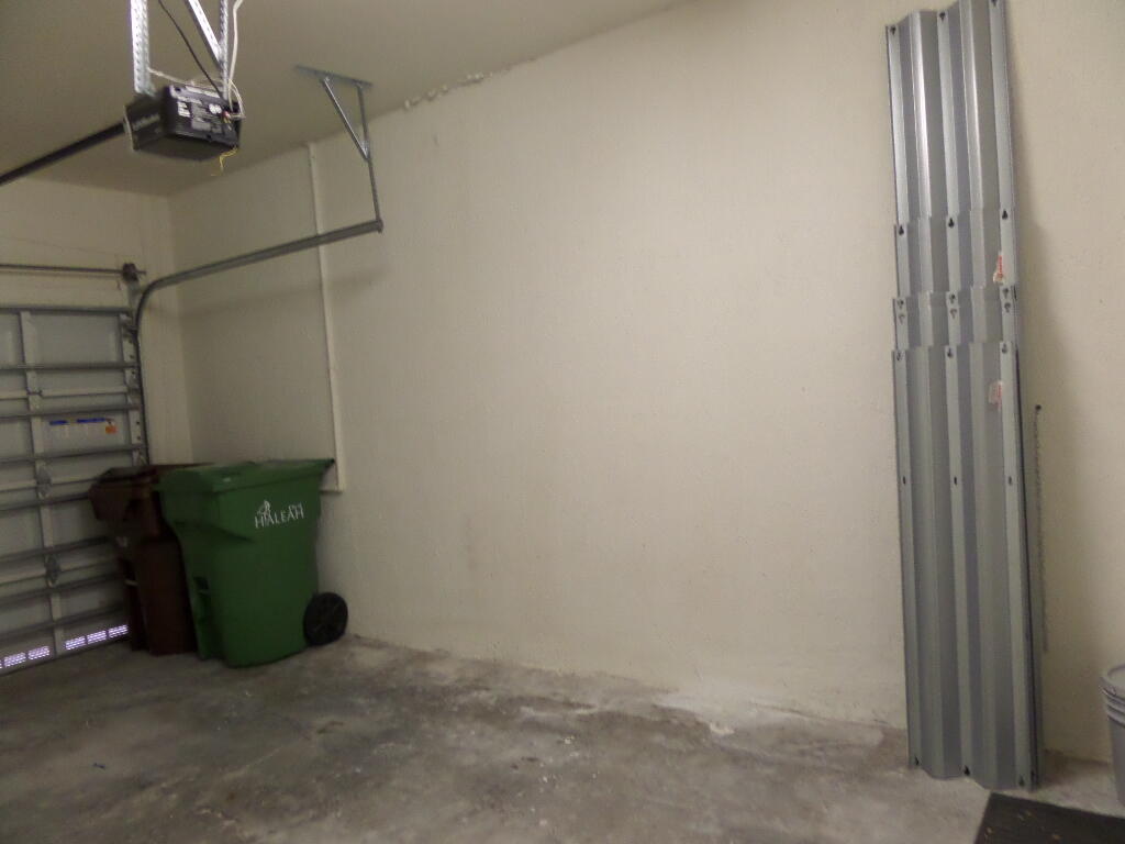 9328 West 33rd Way Hialeah, FL 33018 - Photo 21 of 24