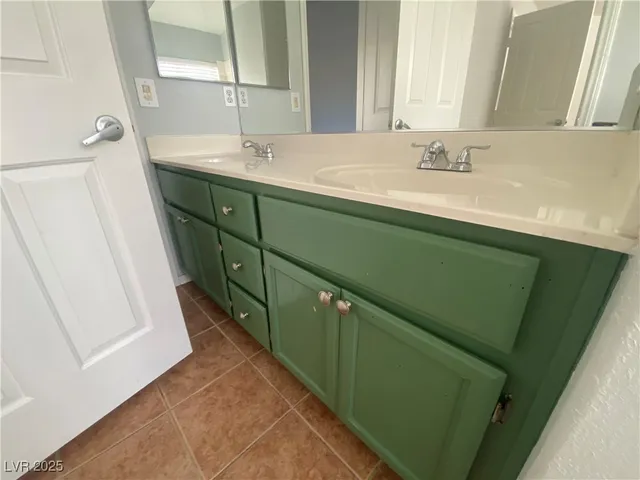 $1,950 | 8753 Crossbill Court, Henderson, NV 89074