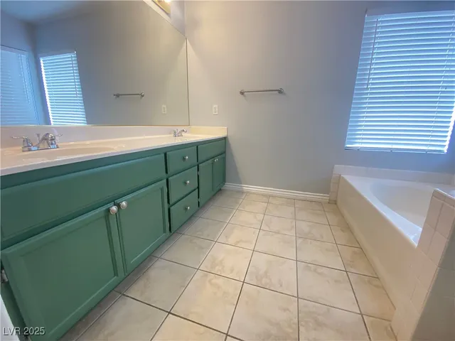 $1,950 | 8753 Crossbill Court, Henderson, NV 89074