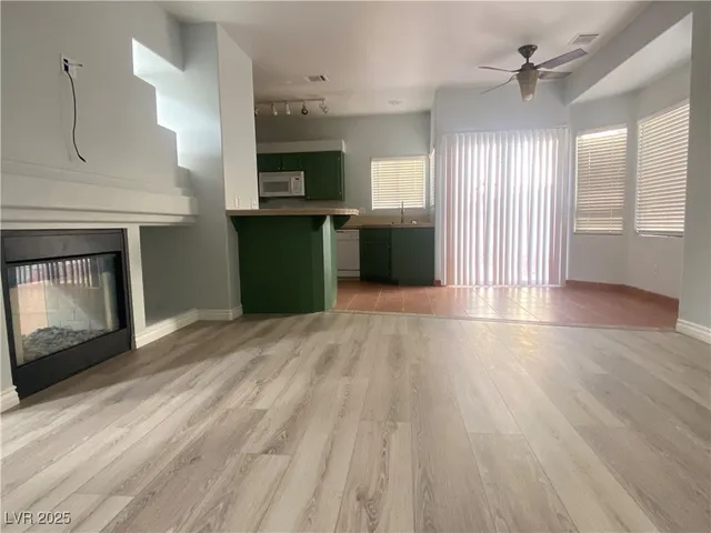 $1,950 | 8753 Crossbill Court, Henderson, NV 89074