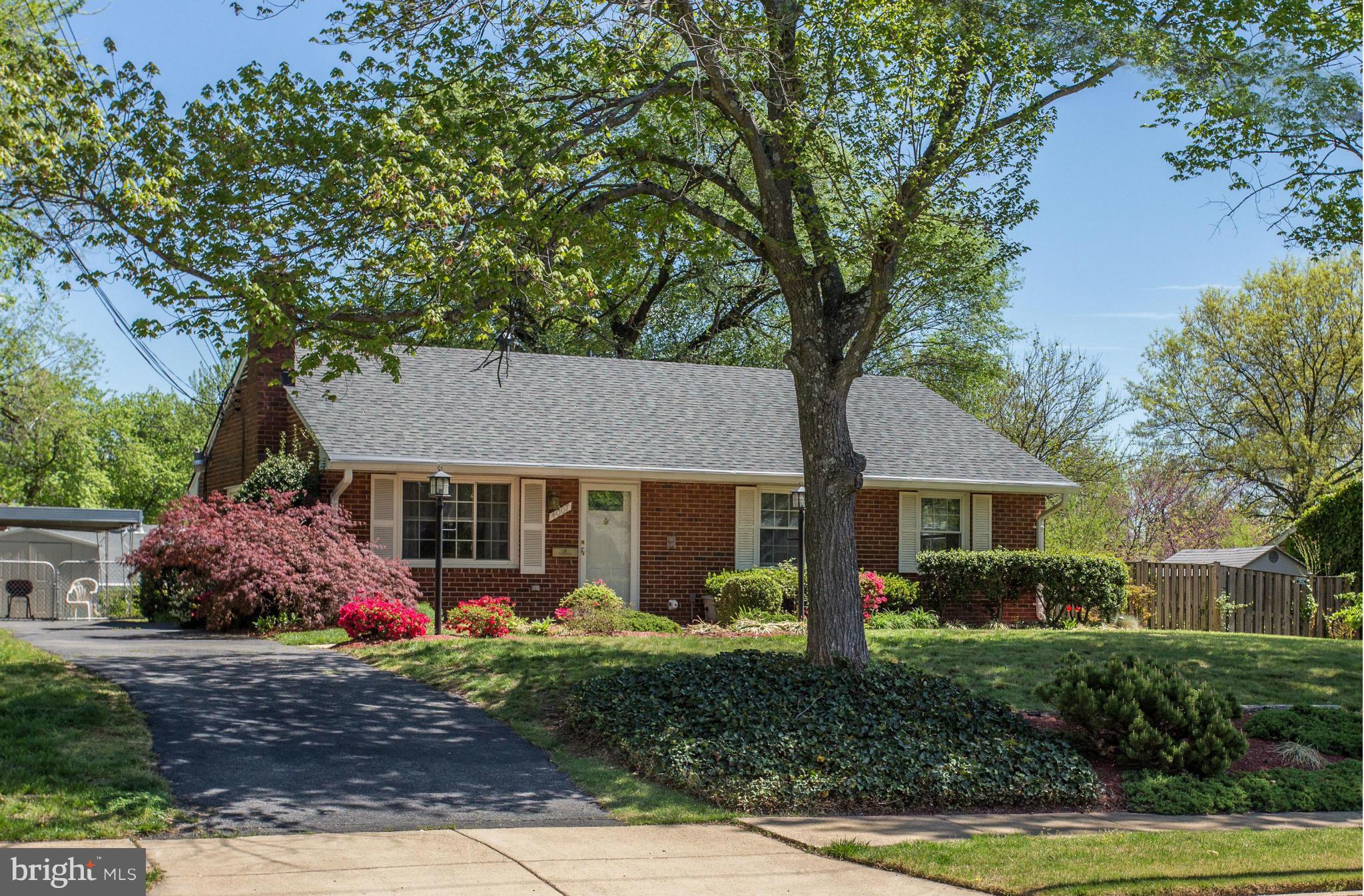 4007 Braddock Road Alexandria, VA 22312 - Photo 1 of 28 Exterior (Front)