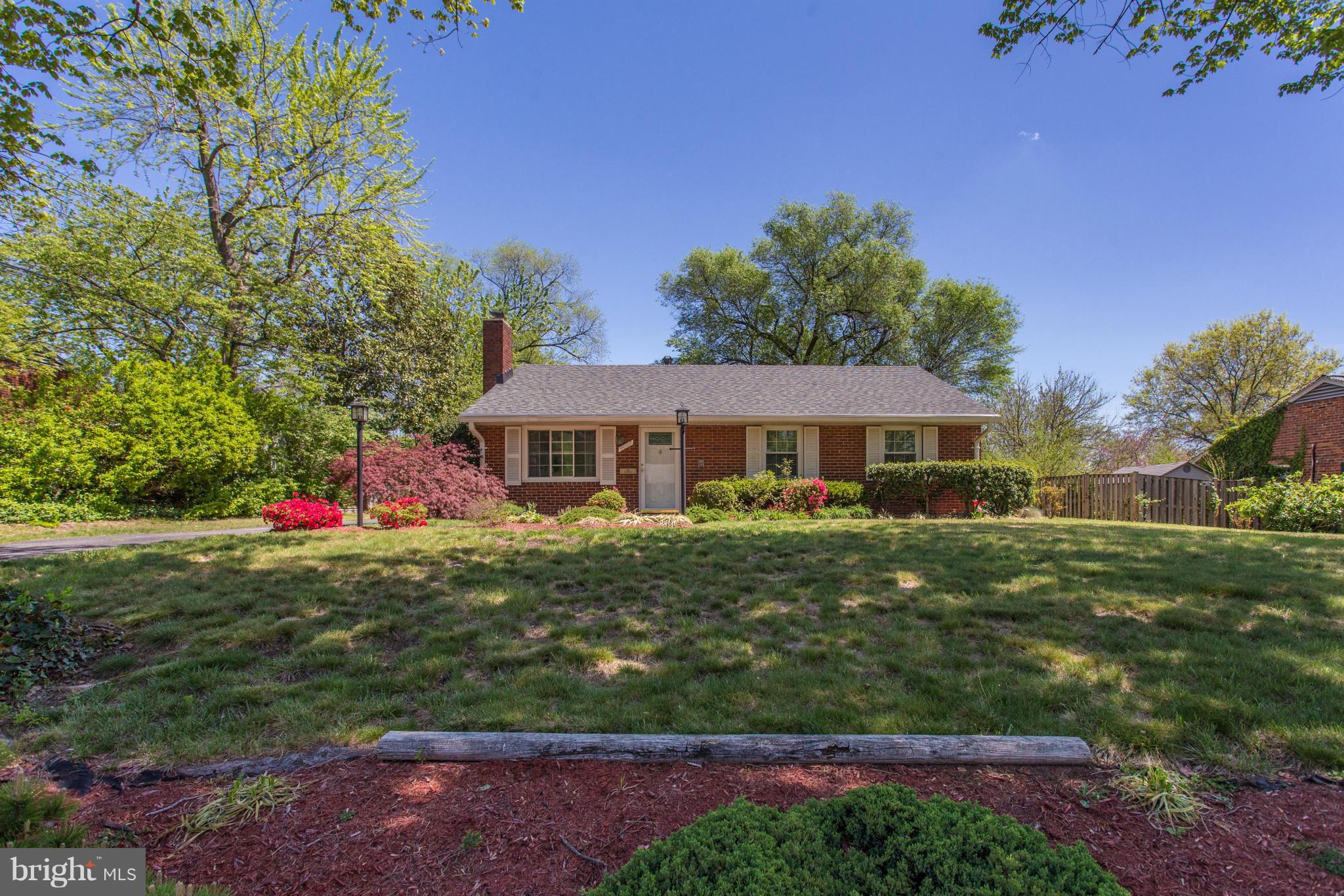 4007 Braddock Road Alexandria, VA 22312 - Photo 3 of 28 Exterior (Front)