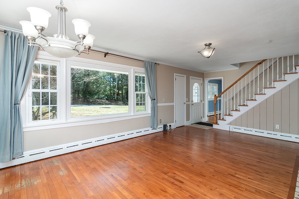 41 Bruce Lane Warwick, RI 02886 - Photo 7 of 30 Living room 1st floor