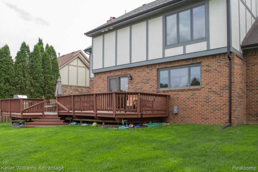 31118 Country Ridge Circle Farmington Hills, MI 48331 - Photo 23 of 41