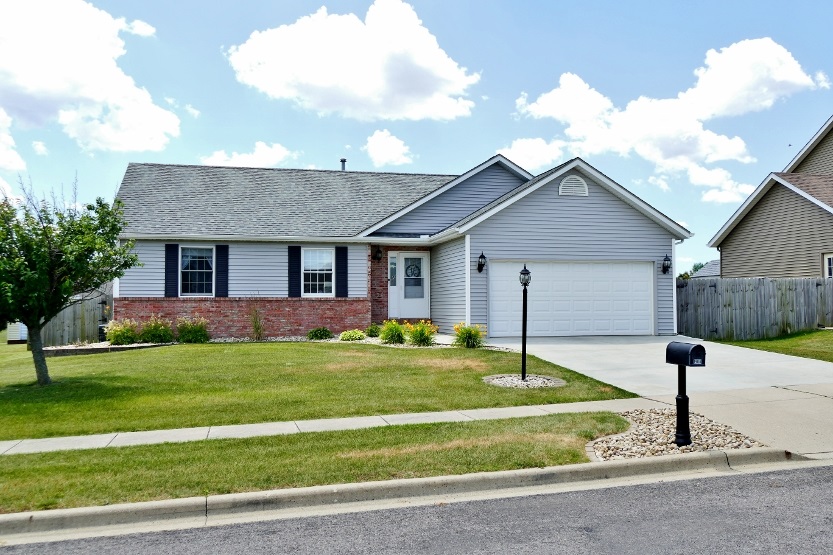 1906 Cobblestone Washington, IL 61571 - Photo 3 of 48 Gallery Image 3