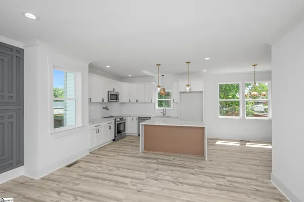 $1,995 | 305 Valley Street, Greenville, SC 29611