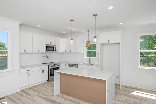 $2,250 | 305 Valley Street, Greenville, SC 29611