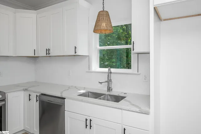 $2,250 | 305 Valley Street, Greenville, SC 29611