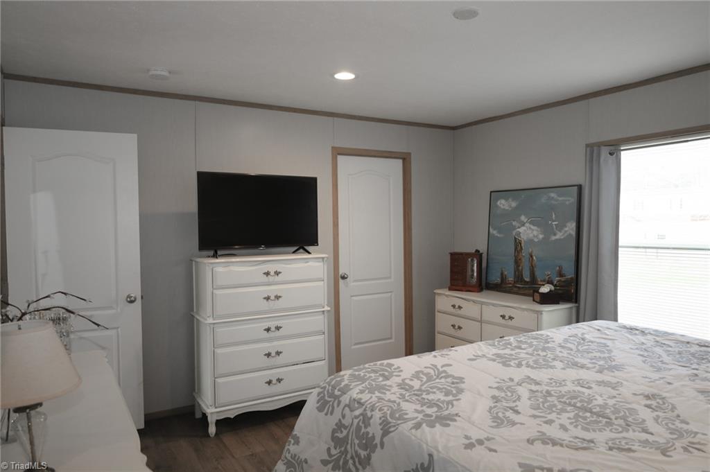 6907 Wright Road Thomasville, NC 27360 - Photo 8 of 28 Gallery Image 8