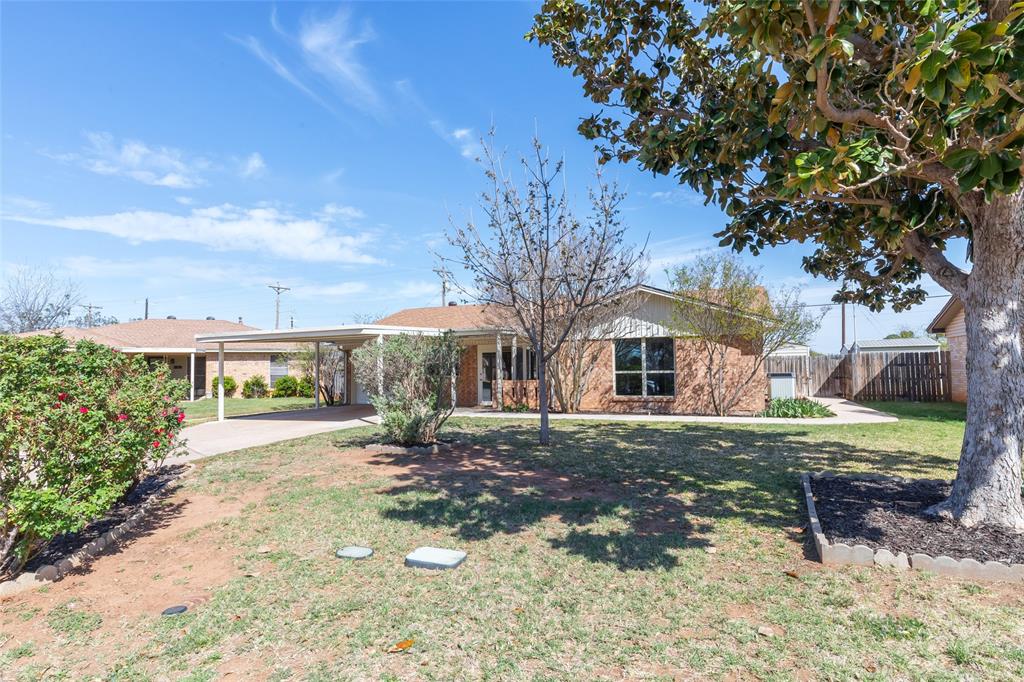 5724 Castle Road Abilene, TX 79606 - Photo 4 of 38