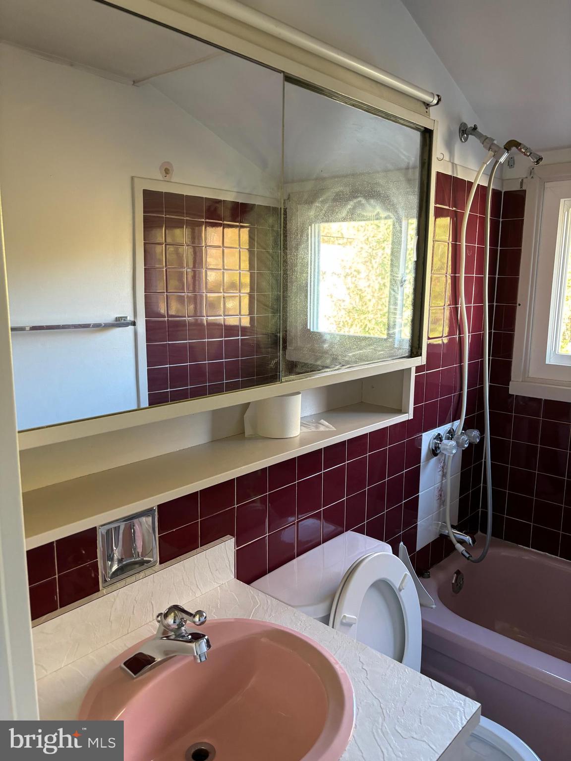 131 Hedge Road Levittown, PA 19056 - Photo 14 of 25