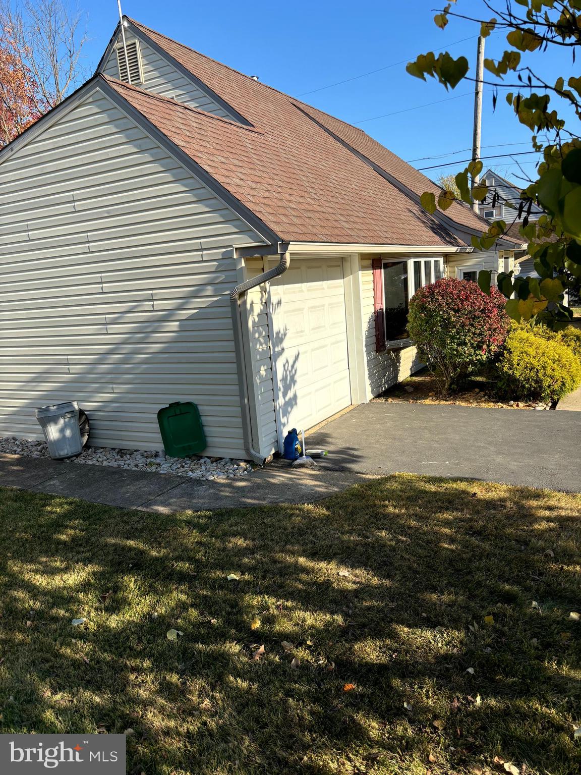 131 Hedge Road Levittown, PA 19056 - Photo 5 of 25