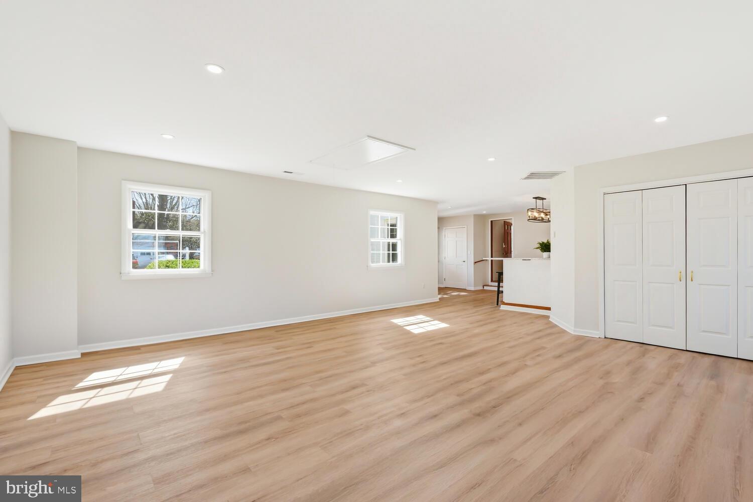 7 Hatsawap Road Cambridge, MD 21613 - Photo 29 of 62 Large family room