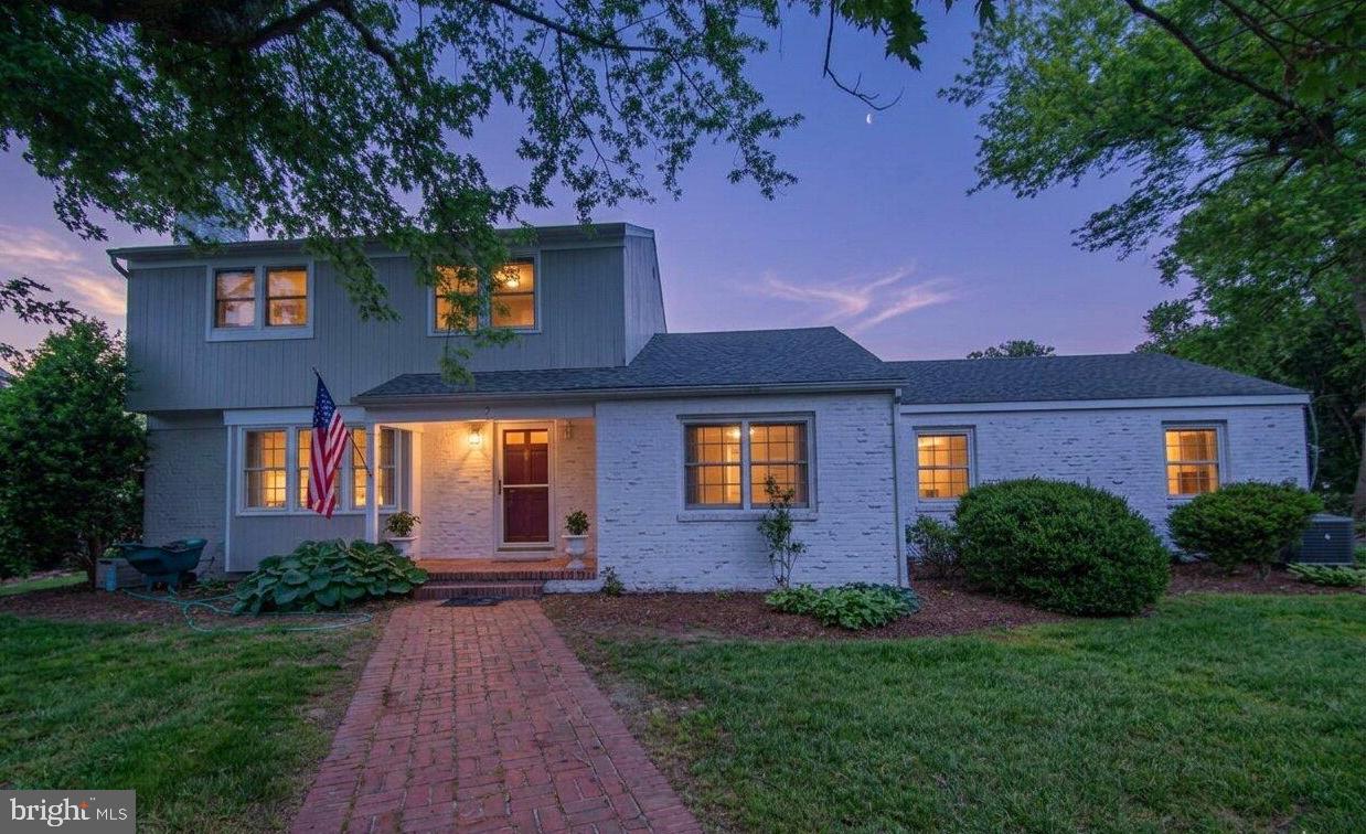 7 Hatsawap Road Cambridge, MD 21613 - Photo 3 of 62 Twilight shot of front exterior
