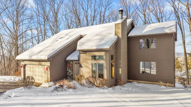 $375,000 | 38 Midwood Drive, Binghamton, NY 13903