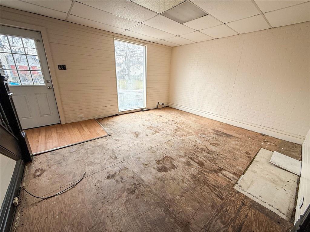 548 West Brady Street Butler, PA 16001 - Photo 6 of 36 an empty room with windows