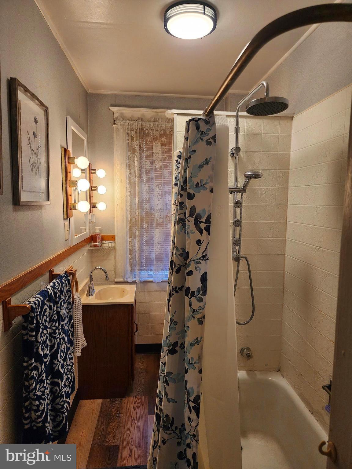 11005 Kreighbaum Road Corriganville, MD 21524 - Photo 26 of 45 Upper level bath