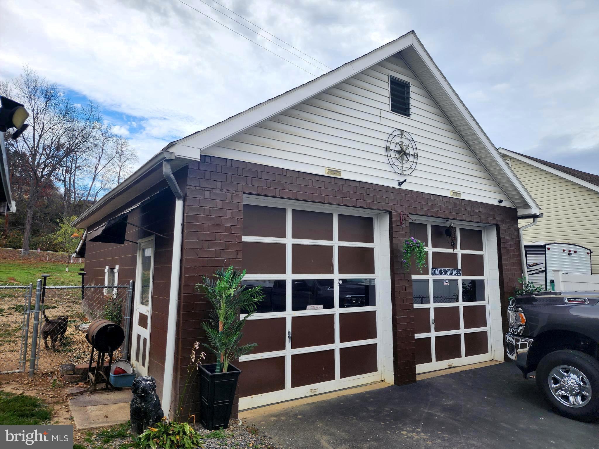 11005 Kreighbaum Road Corriganville, MD 21524 - Photo 41 of 45 2 Car Garage
