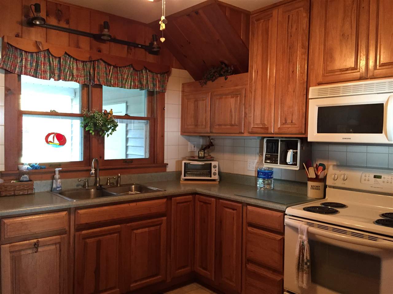 6665 Bixler Road Beulah, MI 49617 - Photo 5 of 25 1867888-4.JPG