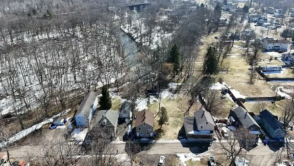 $950 | 55 York Street, Evans, NY 14006