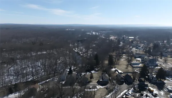 $950 | 55 York Street, Evans, NY 14006